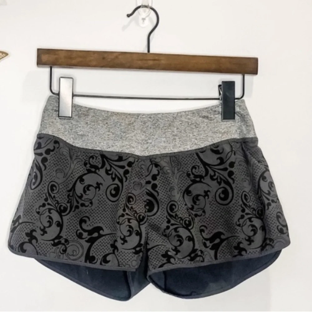 🦋🌙 MPG‎ | Gray Paisley Yoga Athletic Shorts
